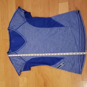 Athleta cerulean blue v-neck stretch athletic Forerunner shirt, medium